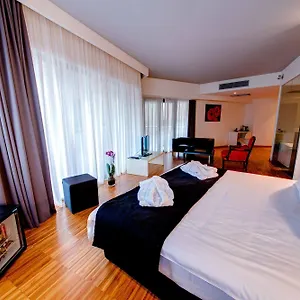 Hotel Sarroglia, Bukarest